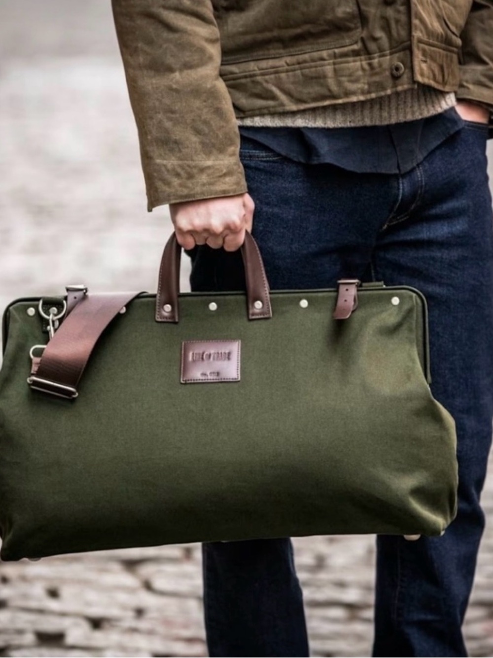 Line of Trade Canvas Weekender
Bag Olive Green